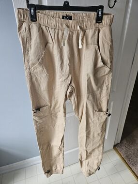 MAN Canvas Cargo Pants in Beige - Elastic Waist Jogger